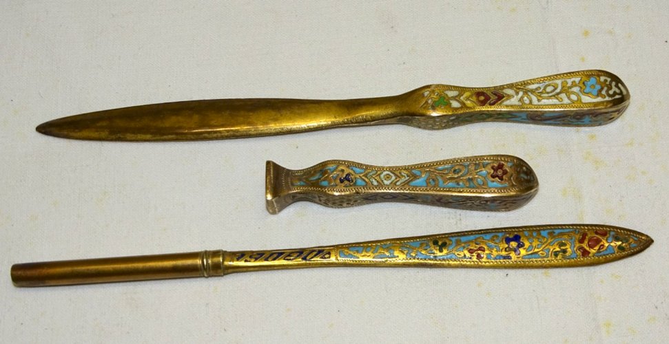 -ANCIEN COFFRET ECRITURE NAPOLEON III OUVRE LETTRES PORTE PLUME SCEAU EMAILLES D