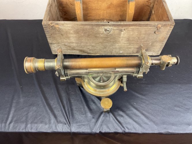 Ancien Coffret Théodolite avec niveau et boussole