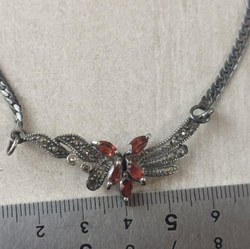 Ancien collier art deco, pierre rouge et marcassite, en argent