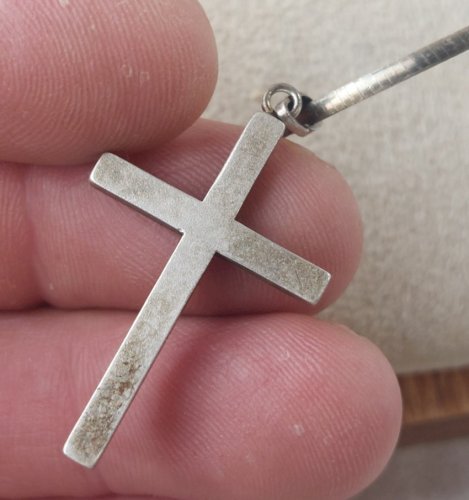 Ancien collier avec pendentif croix religieuse, en argent massif ^