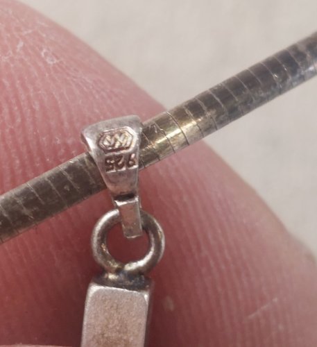 Ancien collier avec pendentif croix religieuse, en argent massif ^