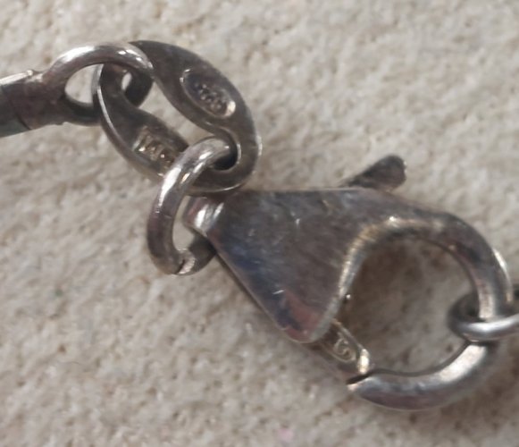 Ancien collier avec pendentif croix religieuse, en argent massif ^