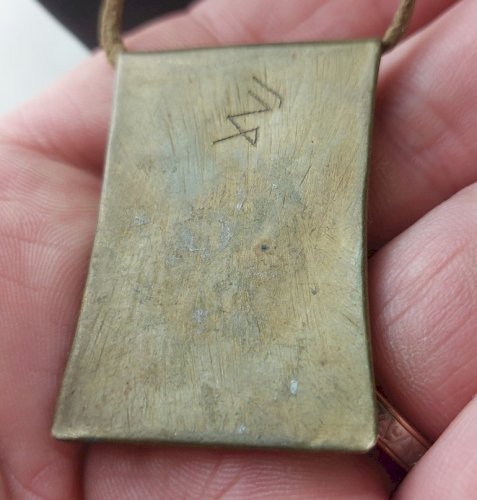 Ancien collier avec pendentif ethnique / berbère / Touareg, en laiton