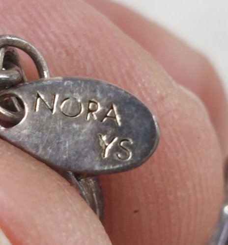 Ancien collier avec pendentif nacré et argent massif