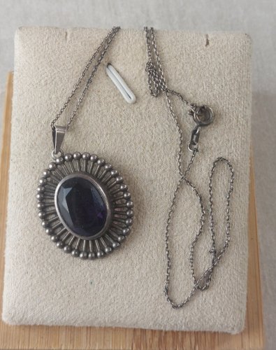 Ancien collier avec pendentif pierre mauve, en argent ^