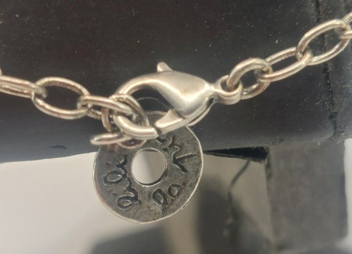 Ancien collier, en métal argenté, Lili la pie ^