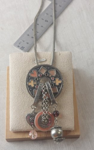 Ancien collier, en métal argenté, T.Street