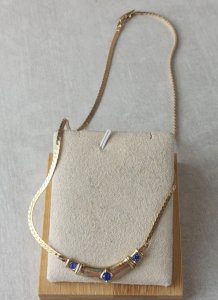 Ancien collier en métal doré, Pierre Cardin, vintage ^