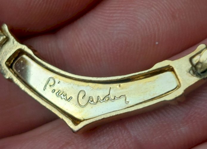 Ancien collier en métal doré, Pierre Cardin, vintage ^