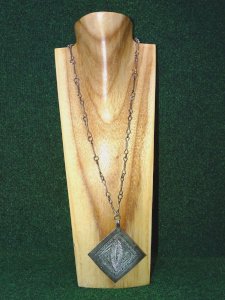 -ANCIEN COLLIER ET PENDENTIF ARGENT testé ORIGINE ORIENTALE? un poinçon    D