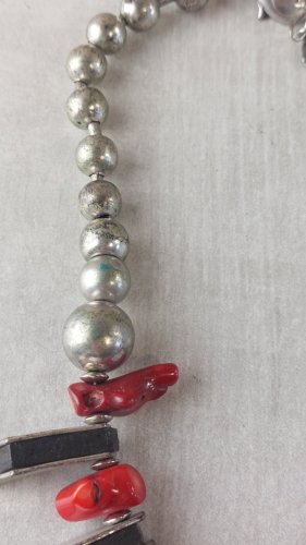 Ancien collier Jot ^