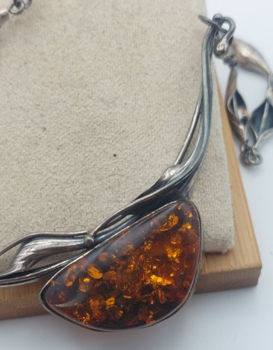 Ancien collier, pierre ambre de la Baltique et argent massif