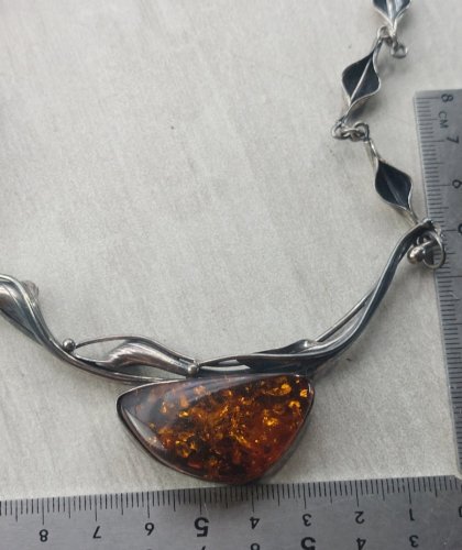 Ancien collier, pierre ambre de la Baltique et argent massif