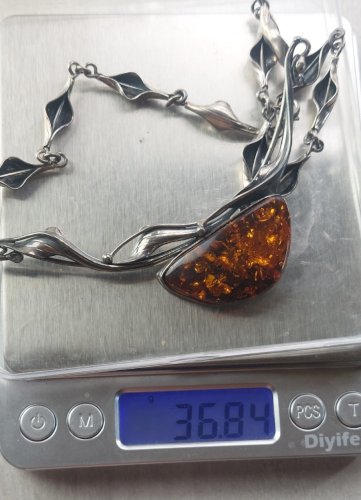 Ancien collier, pierre ambre de la Baltique et argent massif