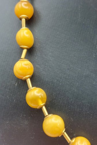 Ancien collier, pierres ambre / bakélite, en métal doré