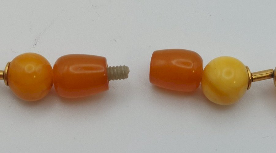 Ancien collier, pierres ambre / bakélite, en métal doré
