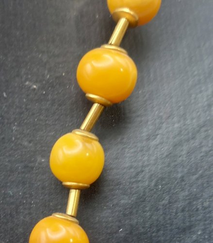 Ancien collier, pierres ambre / bakélite, en métal doré