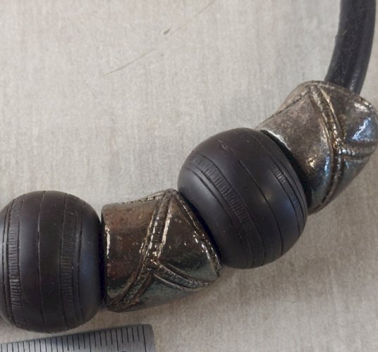 Ancien collier rigide / torque Ubu ^