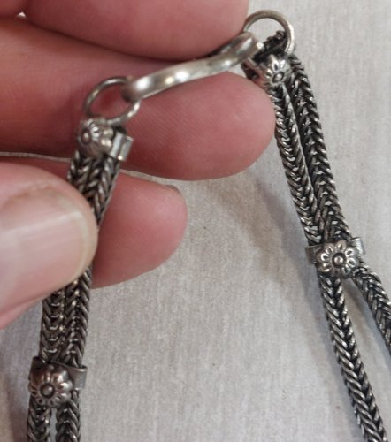 Ancien collier style plastron ethnique / Inde, en métal argenté