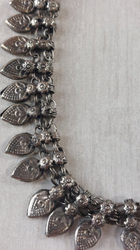 Ancien collier style plastron ethnique / Inde, en métal argenté