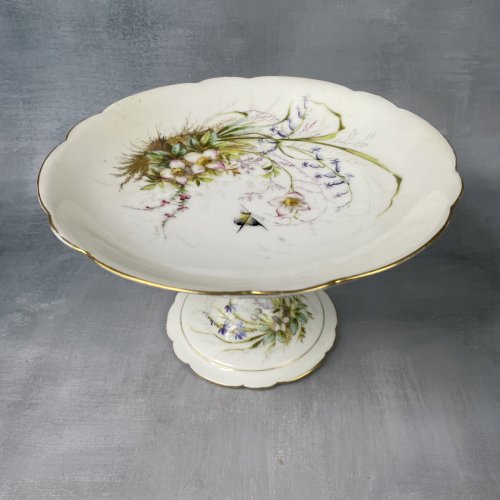 Ancien compotier coupe sur pied porcelaine décor papillon fleurs Paris Limoges ?