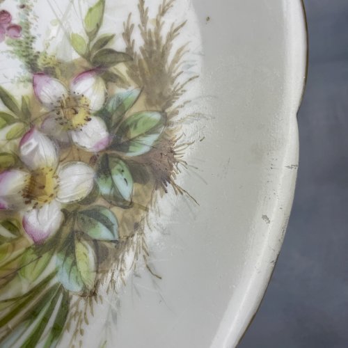 Ancien compotier coupe sur pied porcelaine décor papillon fleurs Paris Limoges ?