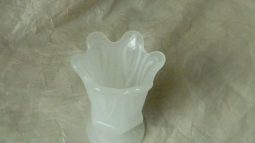 ANCIEN COQUETIER EN OPALINE EPOQUE CHARLES X**