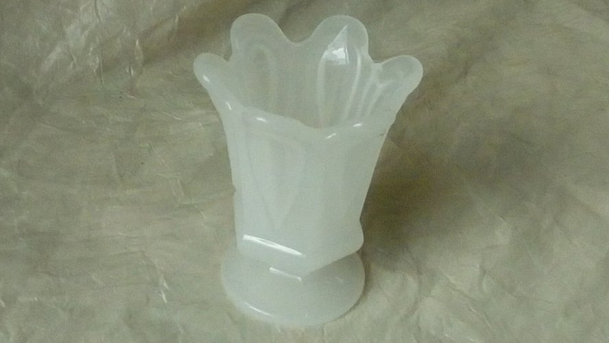 ANCIEN COQUETIER EN OPALINE EPOQUE CHARLES X**