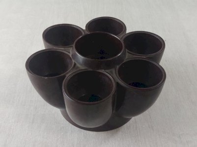 Ancien coquetier / présentoir à oeuf, en bakélite, Surex Paris