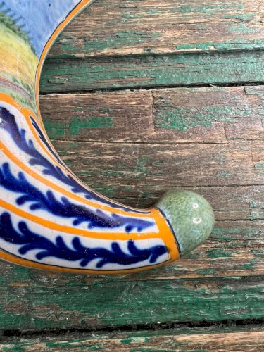 Ancien cornet mural Henriot Quimper – Faïence peinte à la main – XIXe / début XX