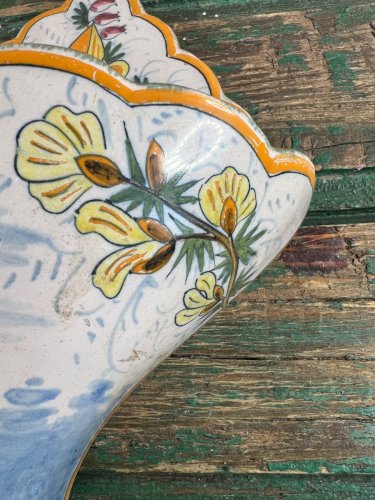 Ancien cornet mural Henriot Quimper – Faïence peinte à la main – XIXe / début XX