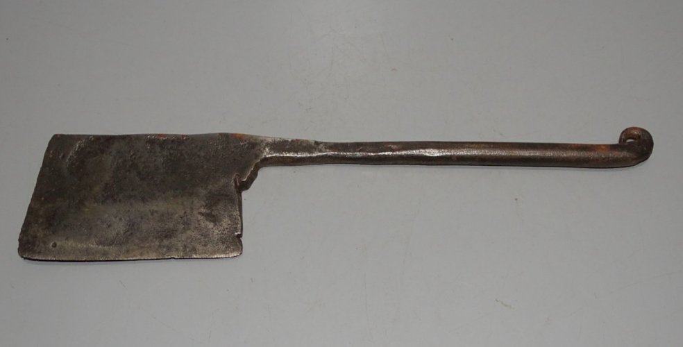 -ANCIEN COUPERET HACHOIR FER Forgé d'une SEULE PIECE DECO CUISINE COLLECTION  D