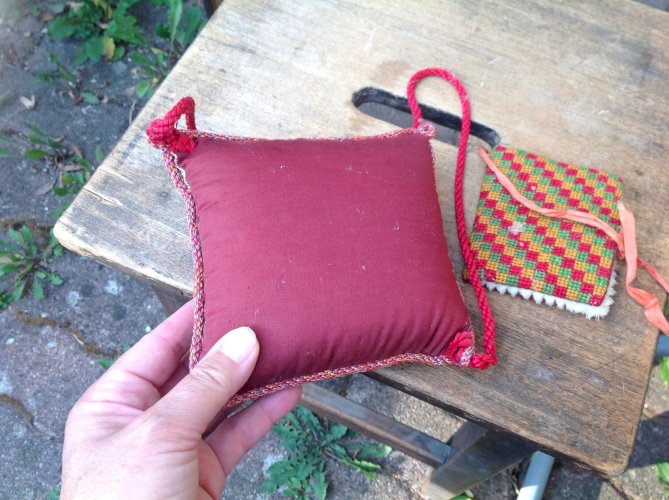 Ancien coussin pique épingle à chapeau présentoir boudoir début 20ème +