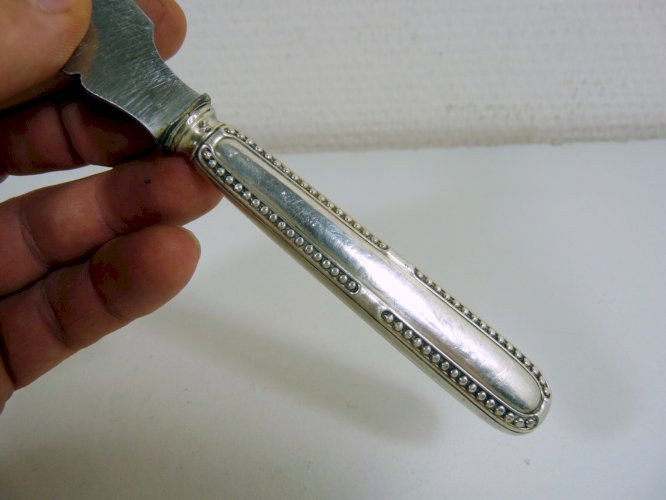 Ancien Couteau à Beurre Manche Argent Décor Perlé MO L.C. L - 19 cm