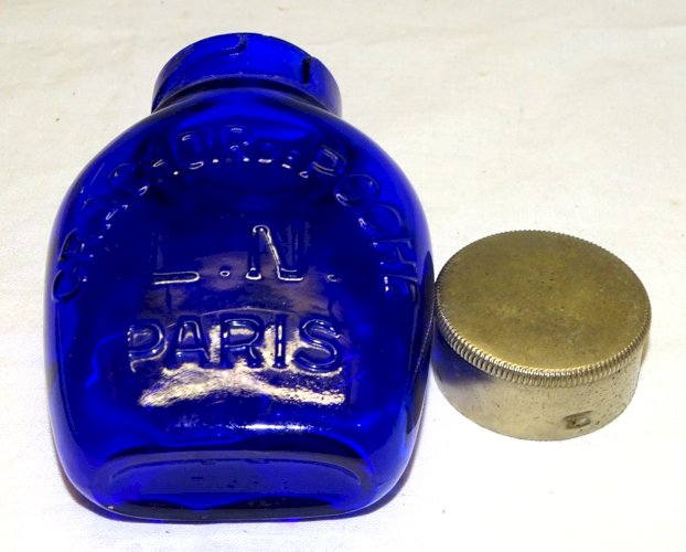 -ANCIEN CRACHOIR DE POCHE L.N. PARIS VERRE BLEU COBALT COLLECTION VITRINE   D