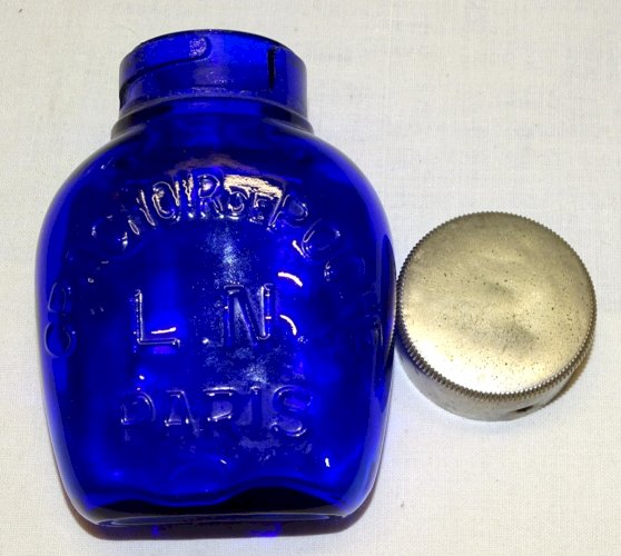 -ANCIEN CRACHOIR DE POCHE L.N. PARIS VERRE BLEU COBALT COLLECTION VITRINE   D