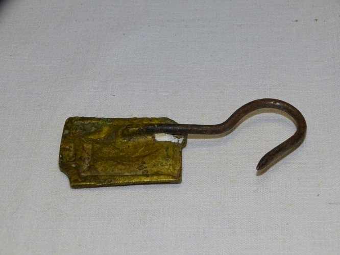 - ANCIEN CROCHET DE TABLIER BRONZE MENUISIER EBENISTE COLLECTION VITRINE  D