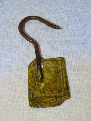 - ANCIEN CROCHET DE TABLIER BRONZE MENUISIER EBENISTE COLLECTION VITRINE  D