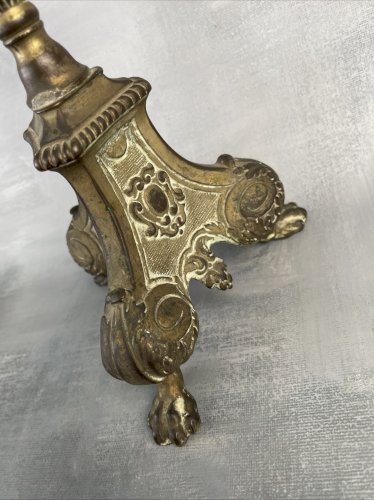 Ancien crucifix croix d'autel en laiton ou bronze patiné tripode ~54cm