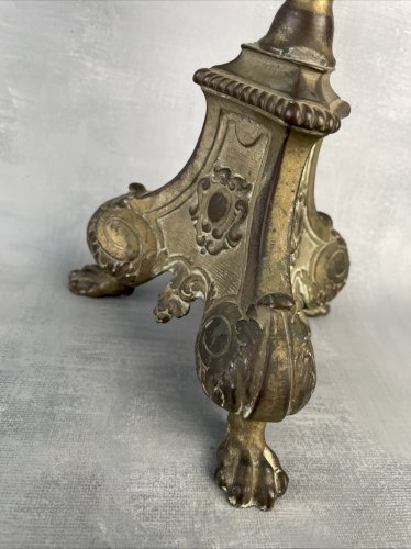 Ancien crucifix croix d'autel en laiton ou bronze patiné tripode ~54cm