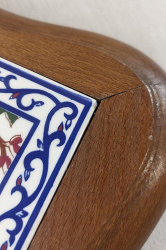 Ancien dessous de plat, décor pivoine, en céramique de Gien