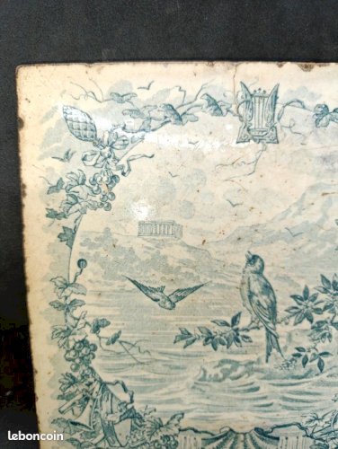 Ancien dessous de table en ceramique a decor doiseaux et floral en etat dusage