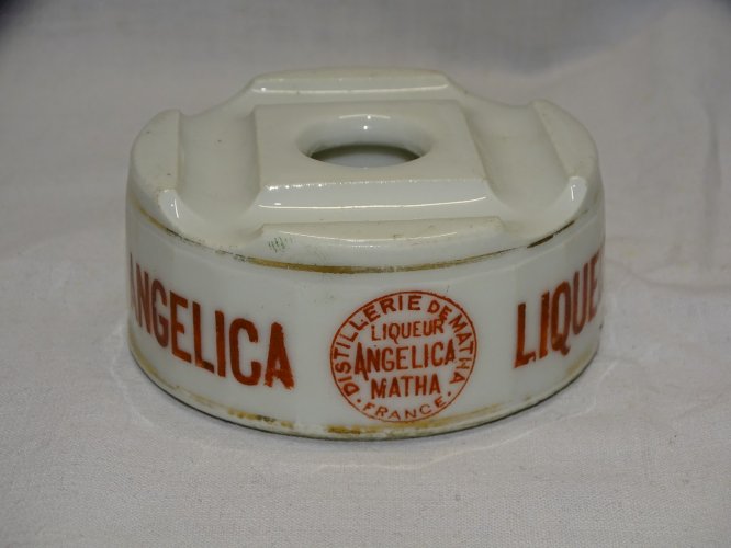-ANCIEN ENCRIER CERAMIQUE PUBLICITE LIQUEUR ANGELICA MATHA GRAND PRIX   D