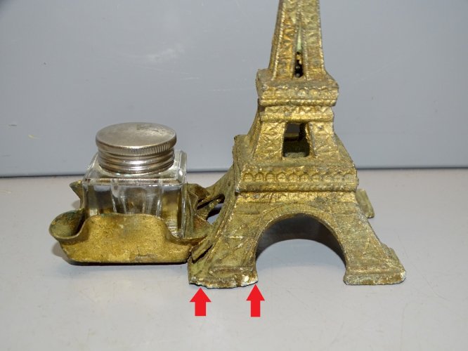 -ANCIEN ENCRIER VERRE SUPPORT TOUR EIFFEL REGULE Doré COLLECTION SOUVENIR   D