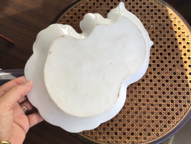 ANCIEN ensemble bol et SOUS-TASSES EN FINE PORCELAINE  DÉCOR violettes