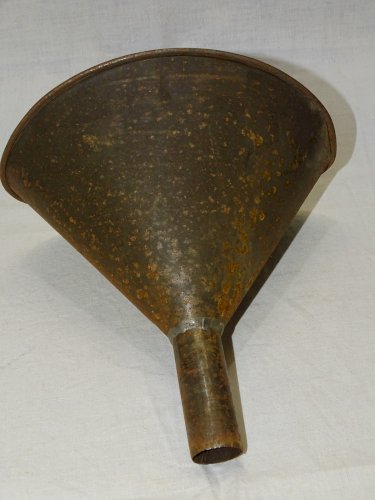 -ANCIEN ENTONNOIR EN METAL de GARAGISTE avec Filtre  COLLECTION OUTIL ANCIEN   D