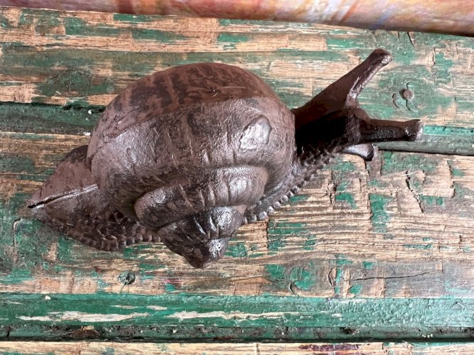 Ancien escargot en fonte – décoration de jardin ou presse-papiers – XIXe siècle