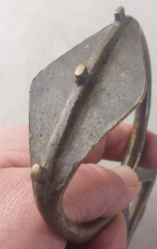 Ancien étrier, art africain, en bronze