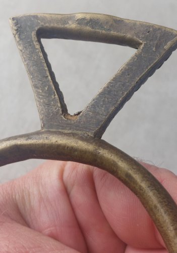 Ancien étrier, art africain, en bronze