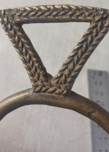 Ancien étrier, art africain, en bronze